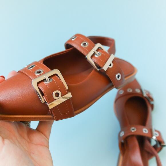 LIKE NEW Quince Brown Italian Leather Bold Buckle Slingback Flat Womens Size 7 - Picture 7 of 7
